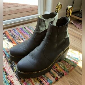 Dr Martens Rometty Chelsea boots